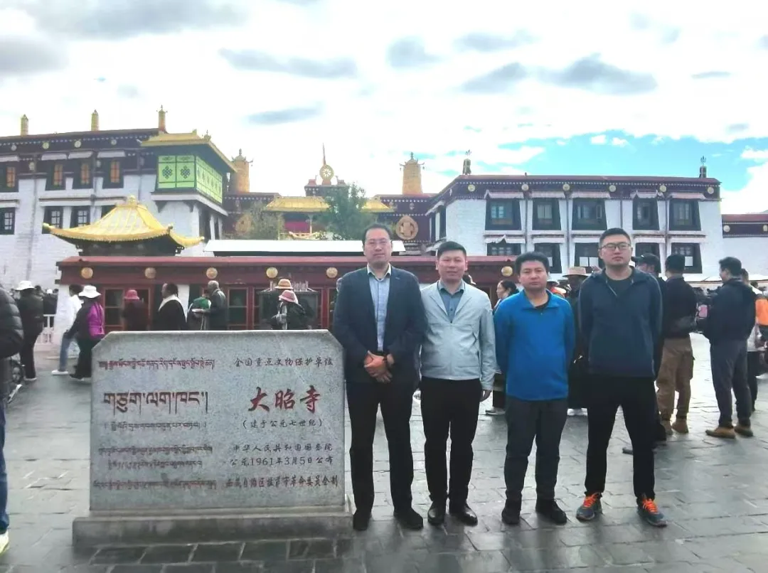 百靈科技參觀大昭寺：汲千年建寺智慧，促企業(yè)轉(zhuǎn)型發(fā)展